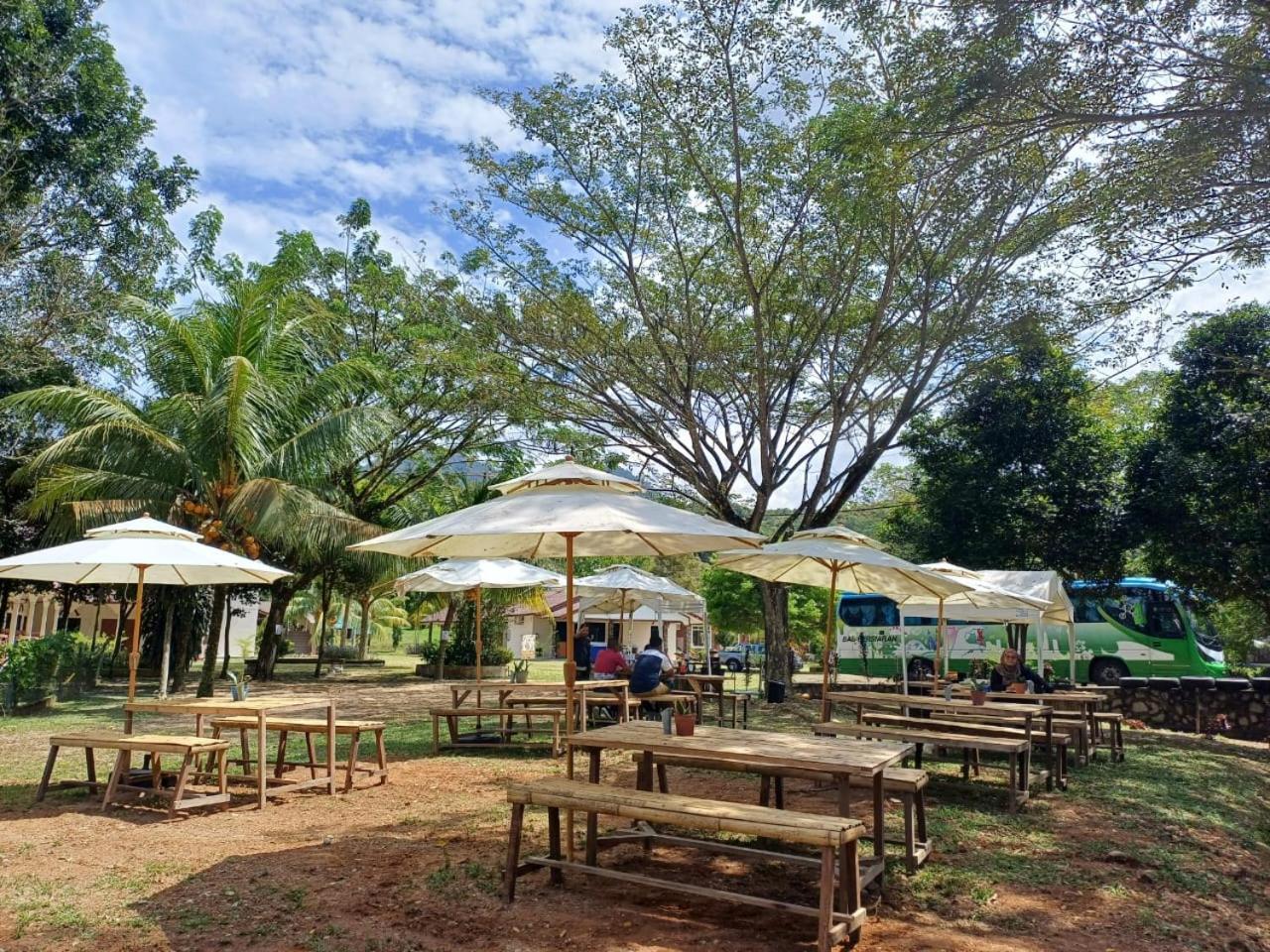 Lemuni Retreat & Training Centre - Kerling, Selangor Hotel Kültér fotó